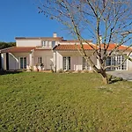 Freesurfcamp Albergue *
