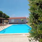 Albergue Freesurfcamp *