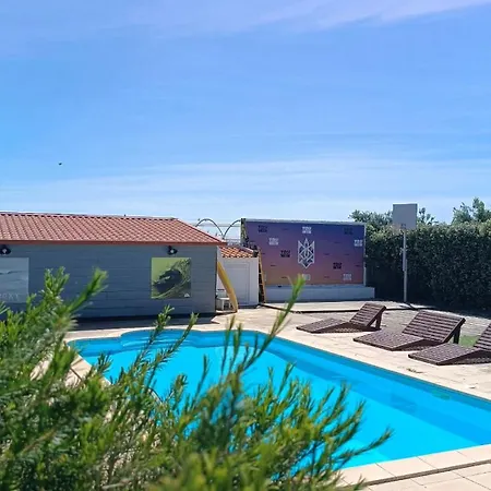 Auberge de jeunesse Freesurfcamp *