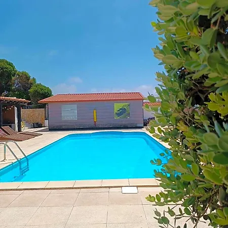 Albergue Freesurfcamp *