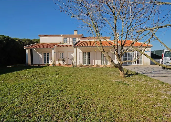 Freesurfcamp Hostel *